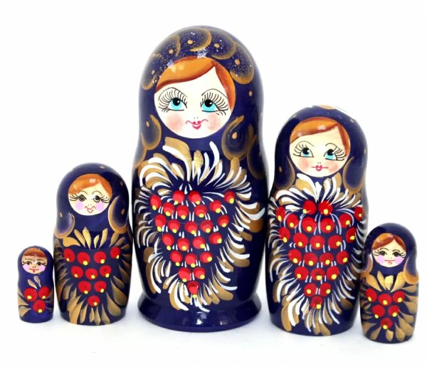 Матрешка гроздь смородины на синем