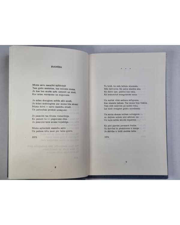 Usmas un mežotnes sonetas