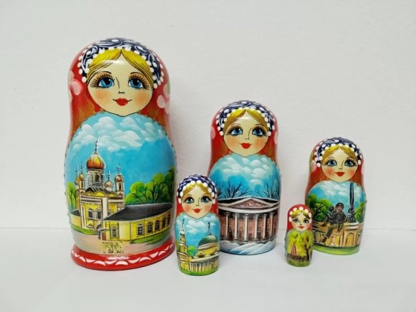 Матрешка Руза (красная) 17см 5м