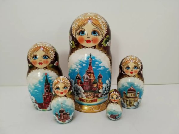Матрешка Москва зима (коричневая) 17см 5м