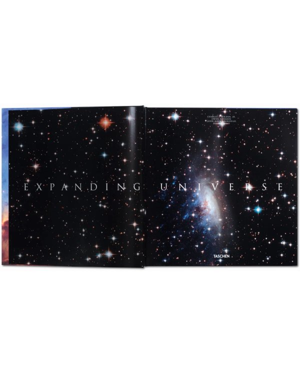 Expanding Universe. The Hubble Space Telescope