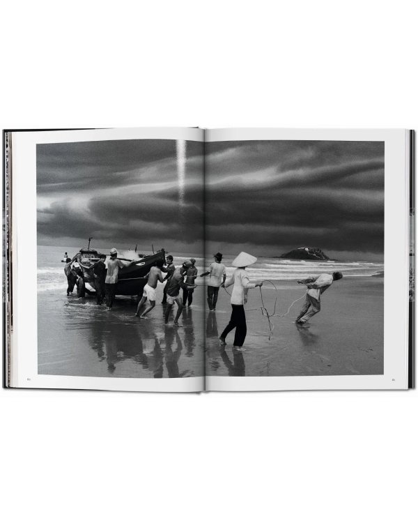 Sebastião Salgado. Exodus