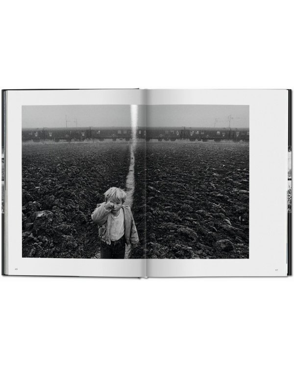 Sebastião Salgado. Exodus