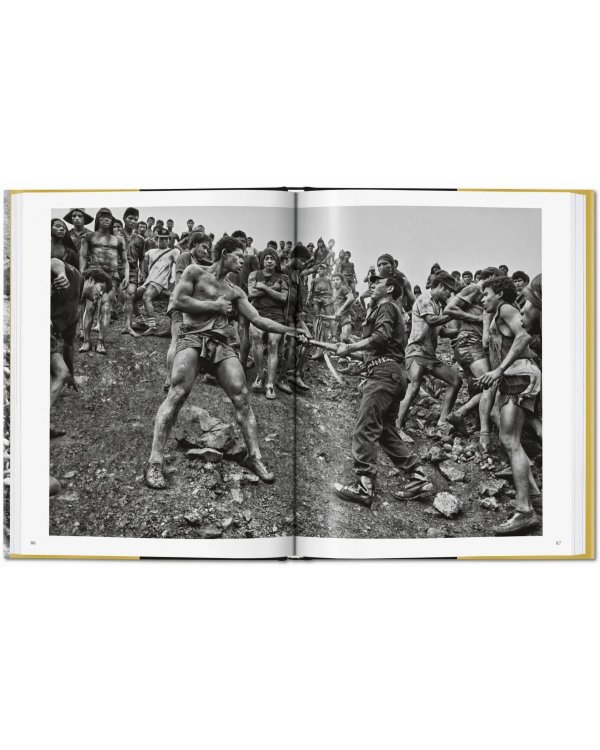 Sebastião Salgado. Gold