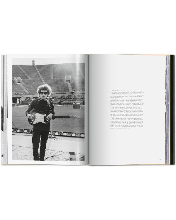 Daniel Kramer. Bob Dylan. A Year and a Day
