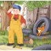 Тракторенок чинит колесо