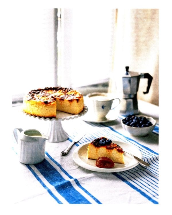 Творог, сдоба и любовь: нежные рецепты для всей семьи: от сырников и запеканок до чизкейка и штоллена