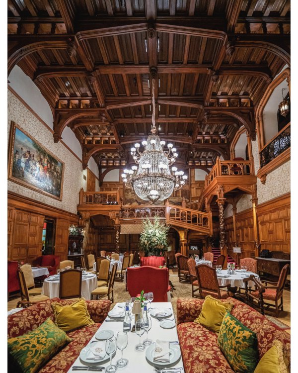 За парадными дверьми: московские особняки в фотографиях и историях