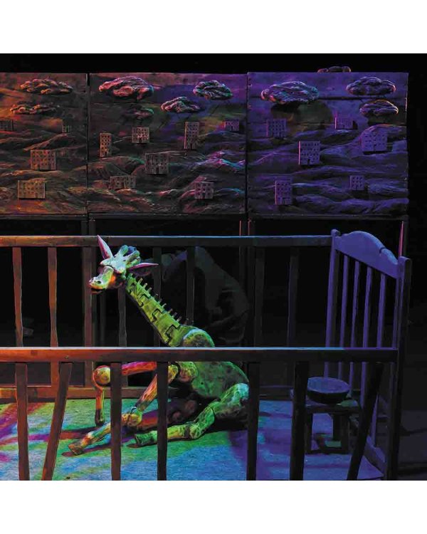 Жираф Монс. Харківська історія воєнної весни (артбук)