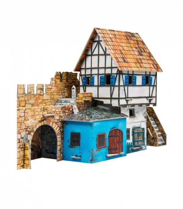 Дом у стены