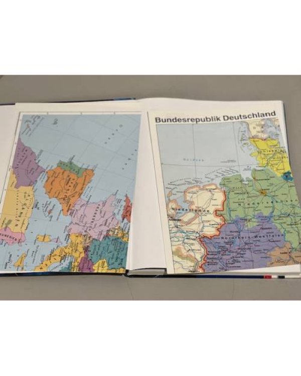 Die Welt. Universalatlas