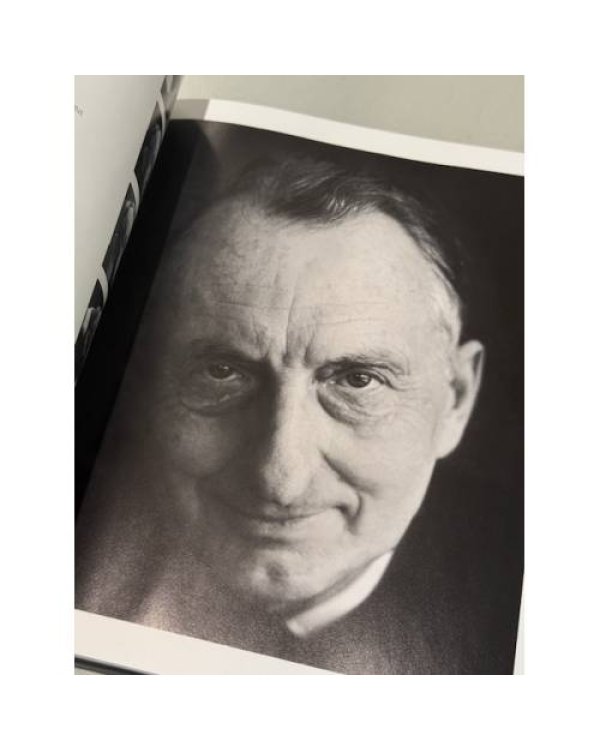 Picture of Intellect / Портрет интеллекта. Фотоальбом