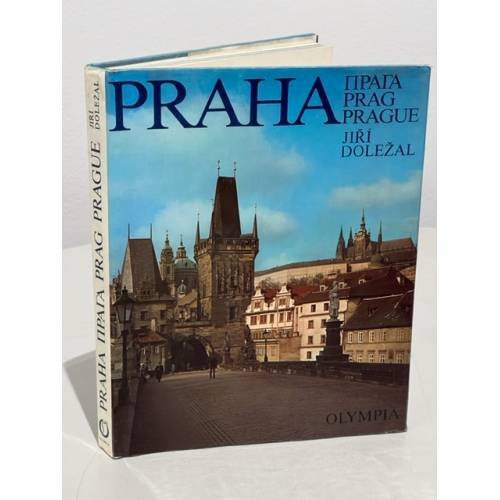 Обложка книги «Прага. Фотоальбом» — Jiri Dolezal