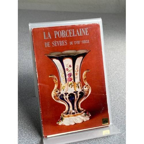 Обложка книги «La porcelaine de Sevres du XVIII siecle» — Не указан