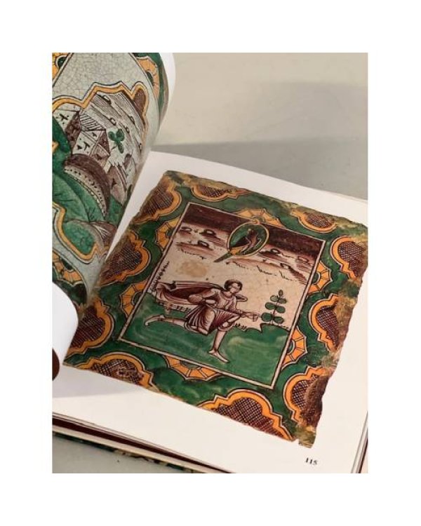 Дополнительное изображение книги «Русские изразцы»