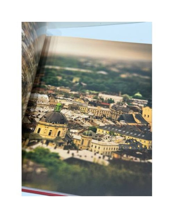 . Lwów. Miasto zatartych granic  Станислав Славомир Ницея. Львов. Город затертых границ