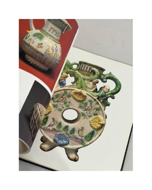 Дополнительное изображение книги «Russische angewandte Kunst  12. bis Anfang des 20. Jahrhunderts»