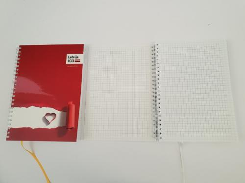 Spirāļklade A5 / 130 rūt.Latvijai 100 8dizaini