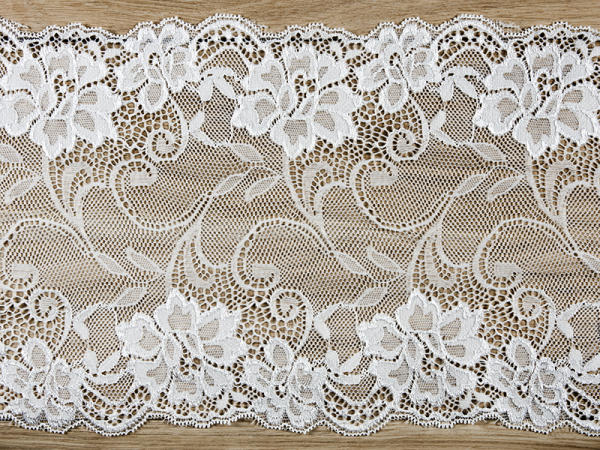 Lace, off-white, 0,18 x 9m (1 pc. / 9 lm)
