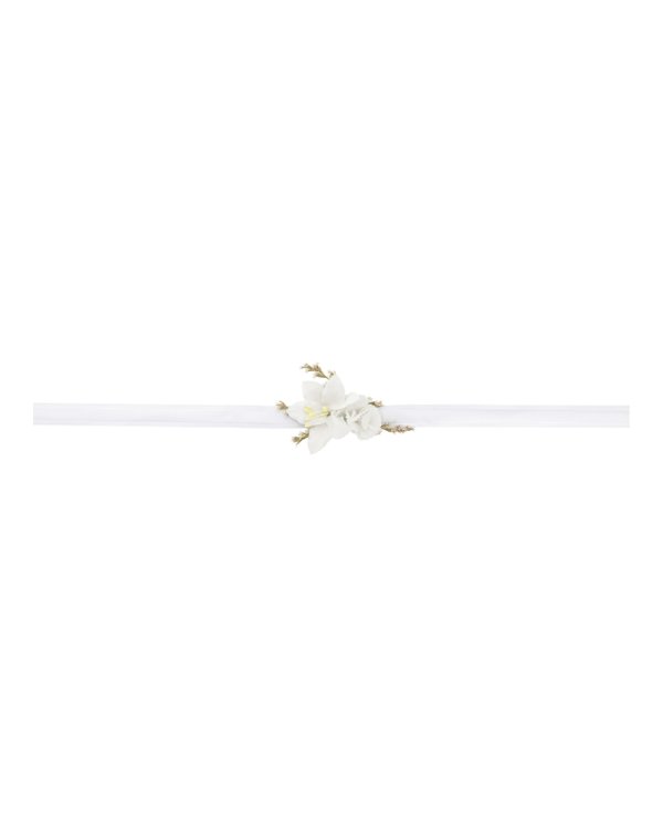Flower wrist corsage, white
