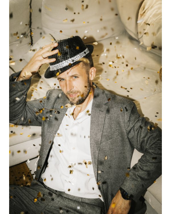 Дополнительное изображение книги «Sequin hat with a band, diameter 27 cm, black»