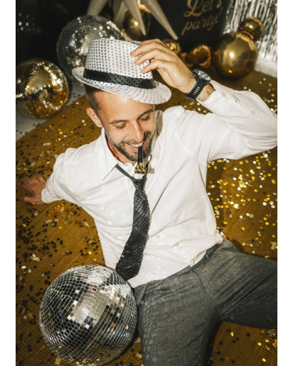 Дополнительное изображение книги «Sequin hat with a band, diameter 27 cm, silver»