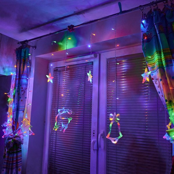 Обложка книги «RoGer LED Освещенные Подвески в Виде Северного Оленя 2,5m / 138LED Разноцветный»