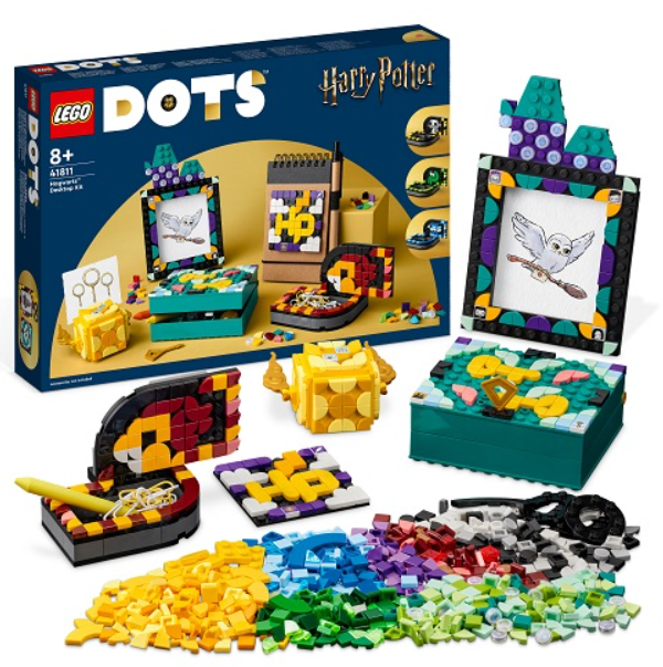 Обложка книги «LEGO 41811 Hogwarts Desktop Kit Конструктор»