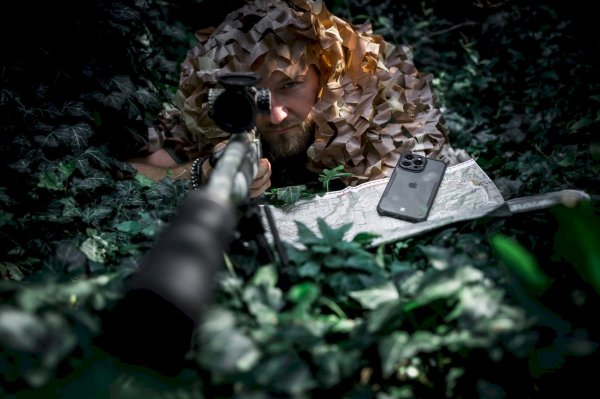 Tactical Quantum Stealth Cover Защитный чехол для Apple iPhone 15 / прозрачный/чёрный