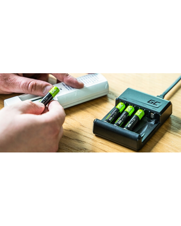 Green Cell VitalCharger Зарядное устройство для батареек + 2 батарейки AA / 2000mA и 2 батарейки AAA / 800mAh