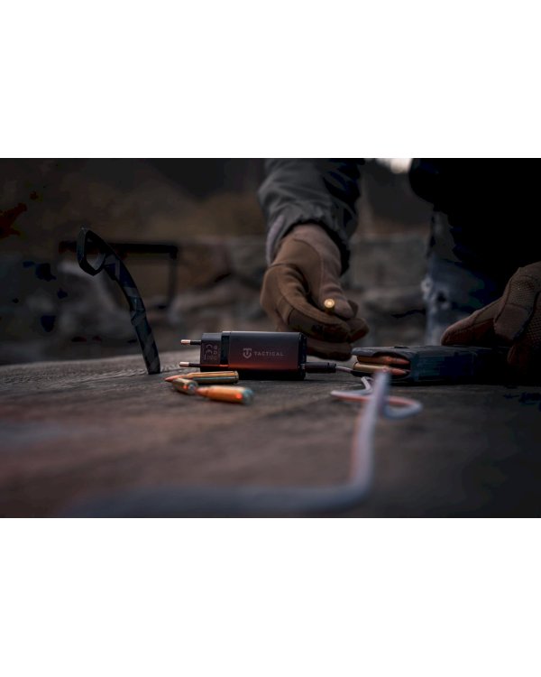 Дополнительное изображение книги «Tactical FlashBang GaN Charger Зарядное устройство 65W / чёрный»