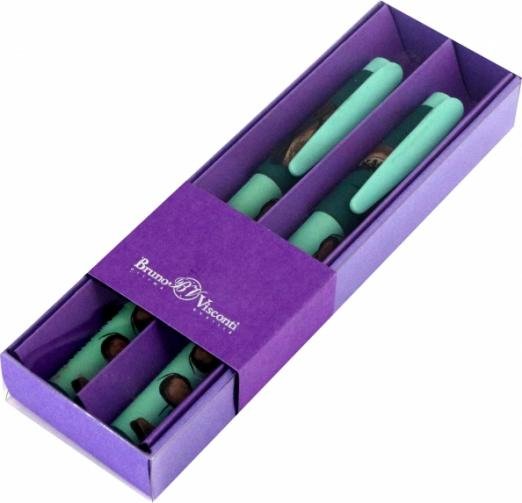 Обложка книги «Набор из 2 синих шариковых ручек FreshWrite. Зеленые ботинки, 0.7 мм»