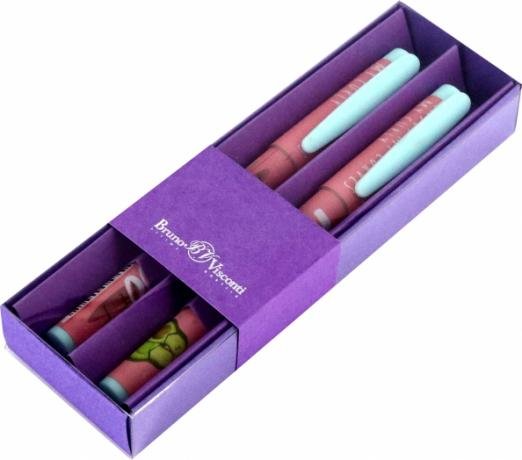 Обложка книги «Набор из 2 синих шариковых ручек FreshWrite. Любовь, 0.7 мм»