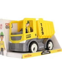 Строительный грузовик-самосвал с водителем