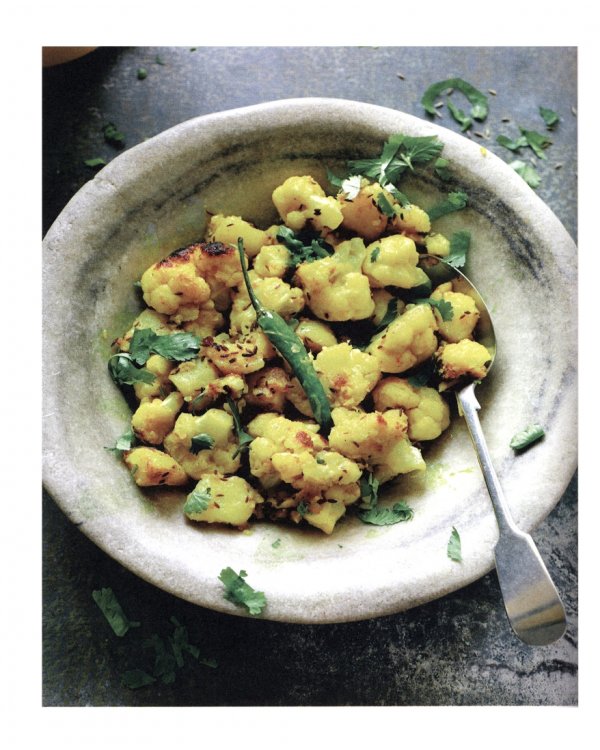 Дополнительное изображение книги «The Spice Tree. Indian Cooking Made Beautifully Simple»