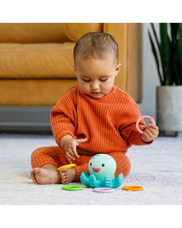Дополнительное изображение книги «INFANTINO Светящийся ловец колец»