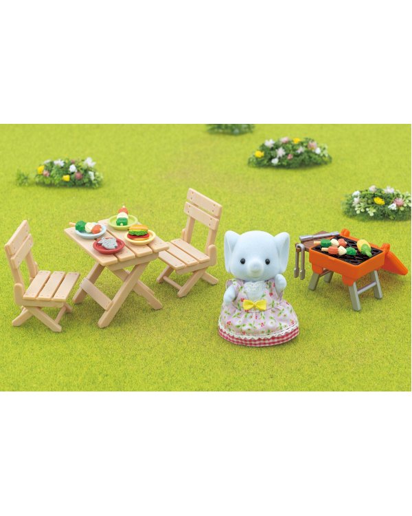 Дополнительное изображение книги «SYLVANIAN FAMILIES Набор Пикник с барбекью для друзей»