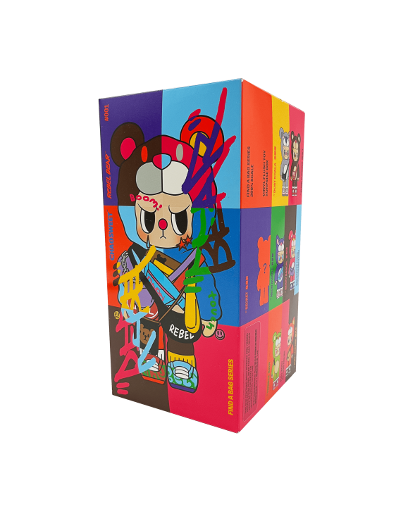 REBEL BEAR Мягкая коллекционная фигурка с сумочкой, 18 см