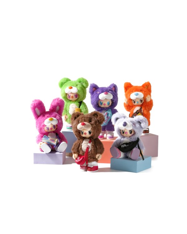 REBEL BEAR Мягкая коллекционная фигурка с сумочкой, 18 см
