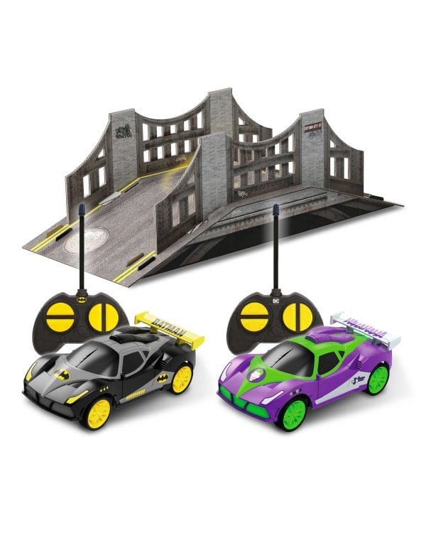Batman vs The Joker комплект машинок на радиоуправлении 1:28