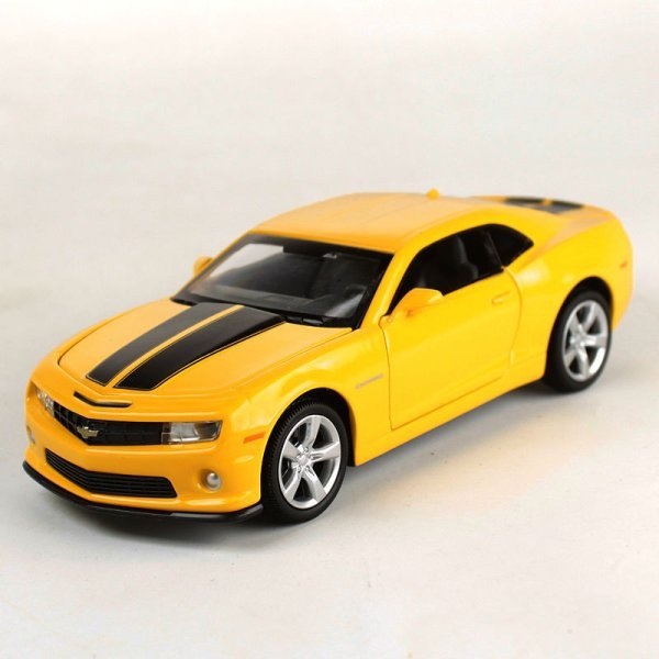 KINSMART Металлическая моделька Chevrolet Camaro 2004, маштаб 1:38